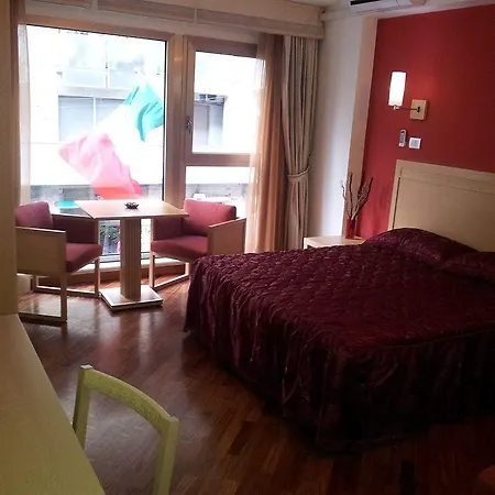 Crossing - & Comforts 4* Κατάνια