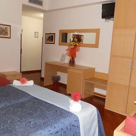 Bed and Breakfast Crossing - & Comforts 4*