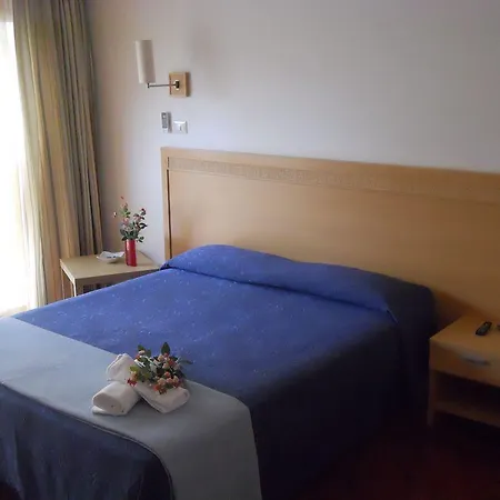 Crossing - & Comforts 4* Κατάνια