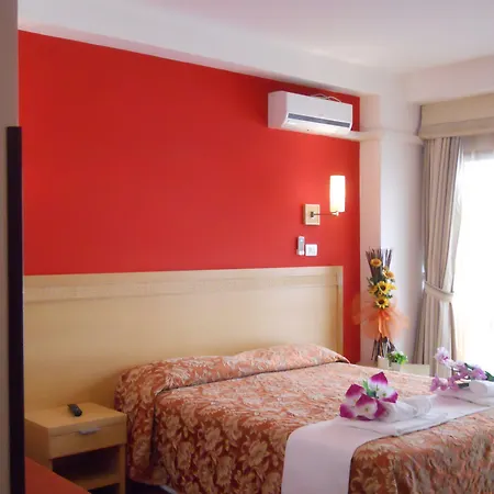 Crossing - & Comforts 4*