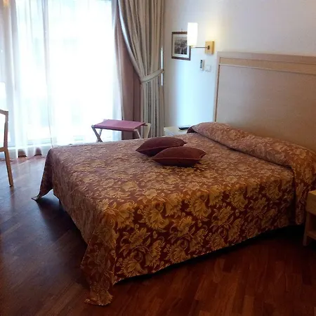 Alojamento de Acomodação e Pequeno-almoço Crossing - & Comforts Catânia