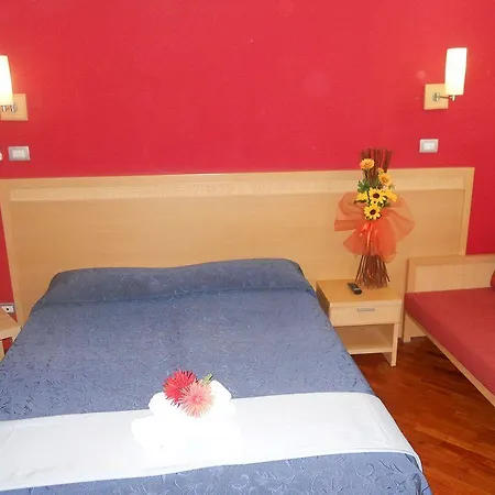 Crossing - & Comforts 4*