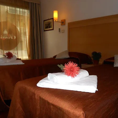 לינה וארוחת בוקר Crossing - & Comforts 4*