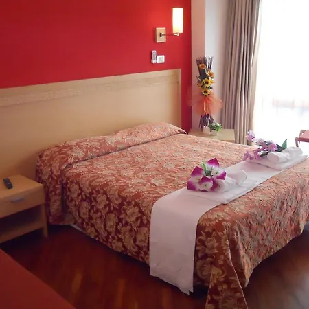 Crossing - & Comforts