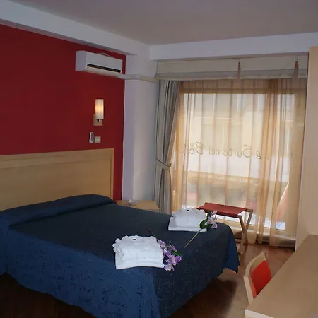 Alojamento de Acomodação e Pequeno-almoço Crossing - & Comforts Catânia