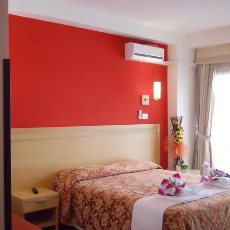 Crossing - & Comforts 2* Catania