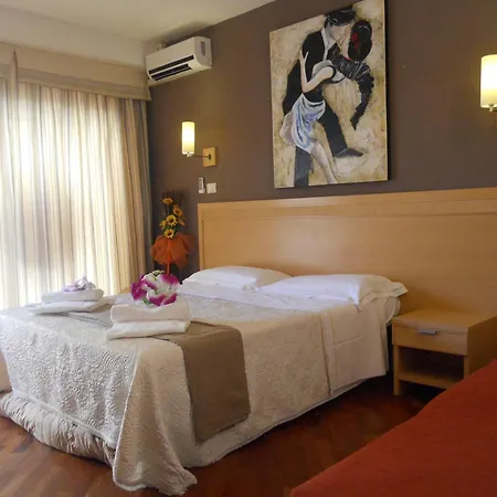 Alojamento de Acomodação e Pequeno-almoço Crossing - & Comforts Catânia