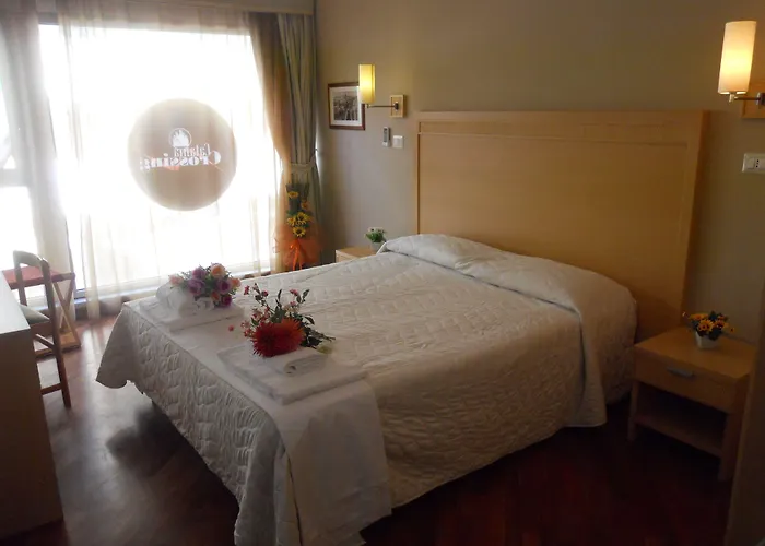 舒适客房卡塔尼亚克鲁森住宿加早餐酒店 4* 卡塔尼亚