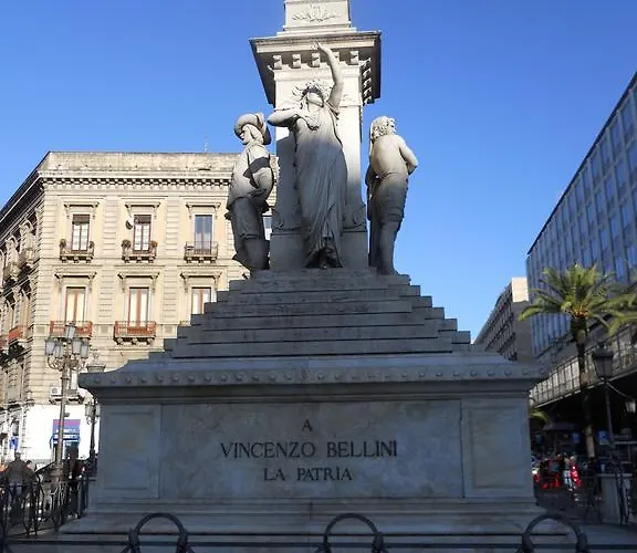 舒适客房卡塔尼亚克鲁森住宿加早餐酒店 卡塔尼亚