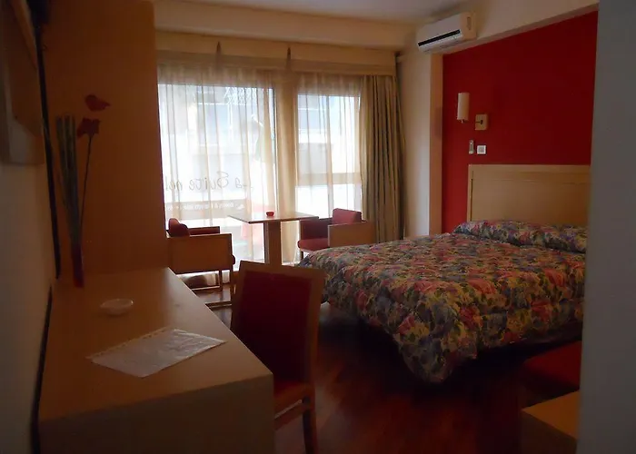 舒适客房卡塔尼亚克鲁森住宿加早餐酒店 住宿加早餐酒店