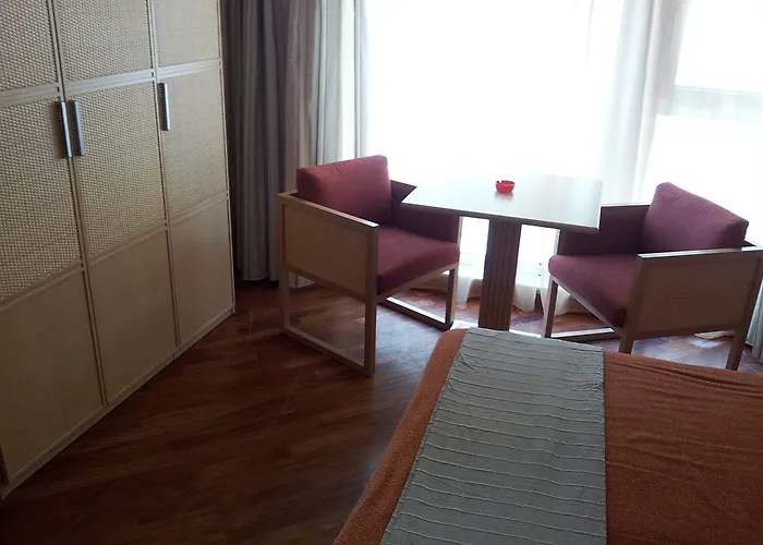 舒适客房卡塔尼亚克鲁森住宿加早餐酒店 住宿加早餐酒店 4*