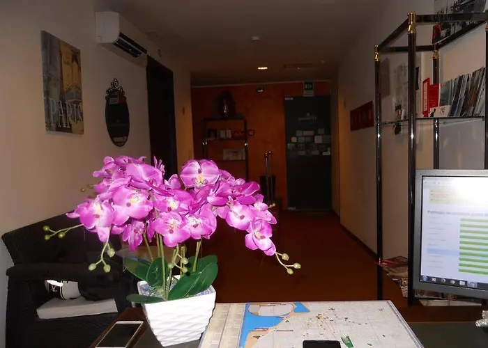 舒适客房卡塔尼亚克鲁森住宿加早餐酒店 住宿加早餐酒店 4*