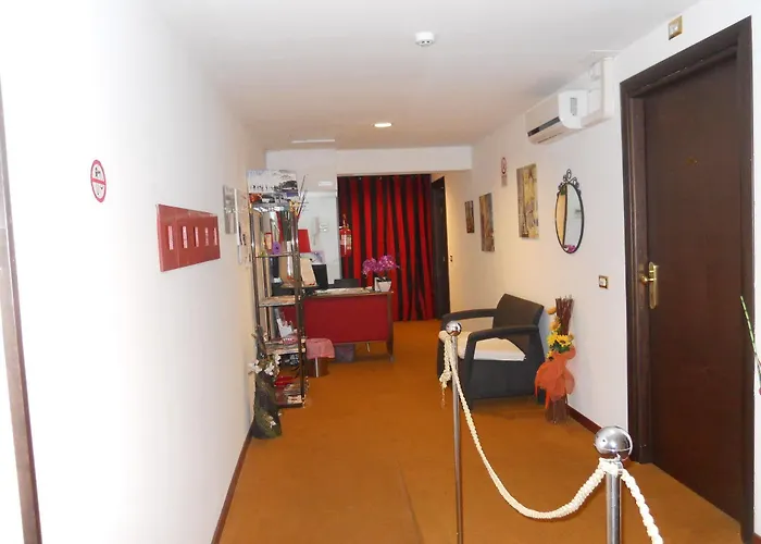 舒适客房卡塔尼亚克鲁森住宿加早餐酒店 住宿加早餐酒店 卡塔尼亚